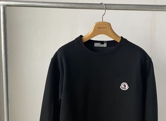 Pull Moncler Noir – Logo Poitrine